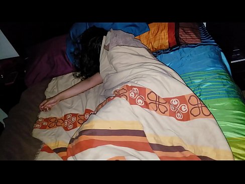 ❤️ Semeordea bere amaorde gazteari errieta egiten dio lo egiten duen bitartean. ️❌ Porno gurean eu.fulldesisex.ru